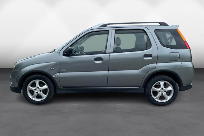 Grå Suzuki Ignis fra 2005