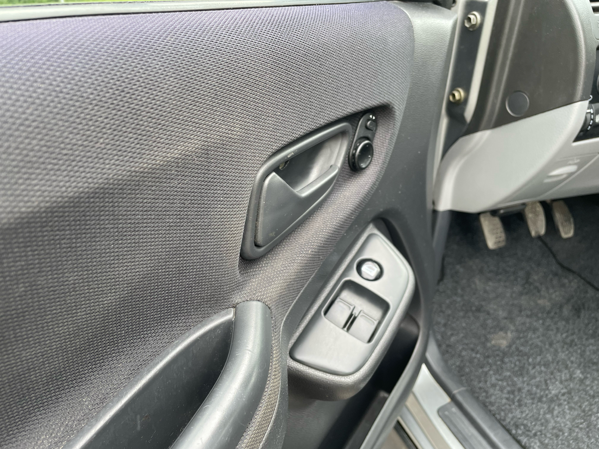 Grå Suzuki Ignis fra 2005