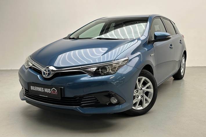 Blå Toyota Auris fra 2016