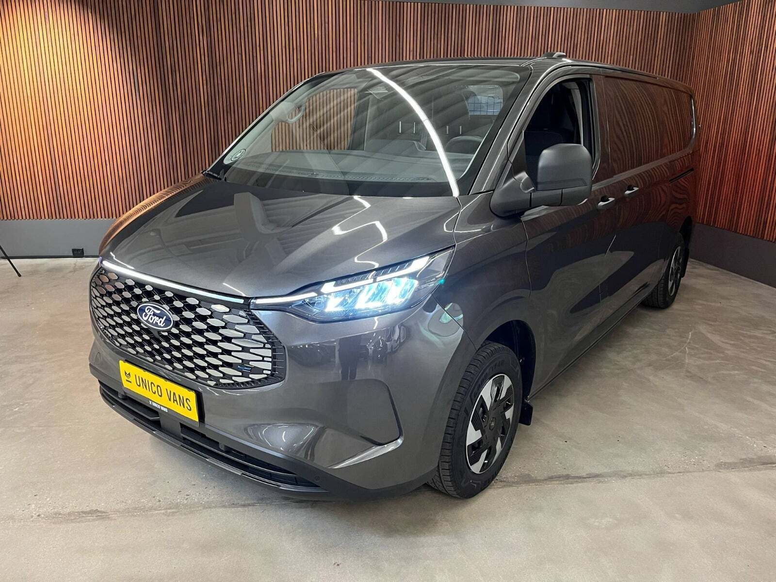 Ford Transit Custom 340L 64 Trend