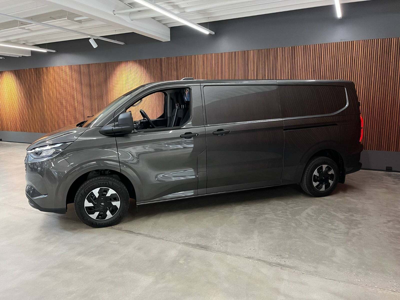 Ford Transit Custom 340L 64 Trend