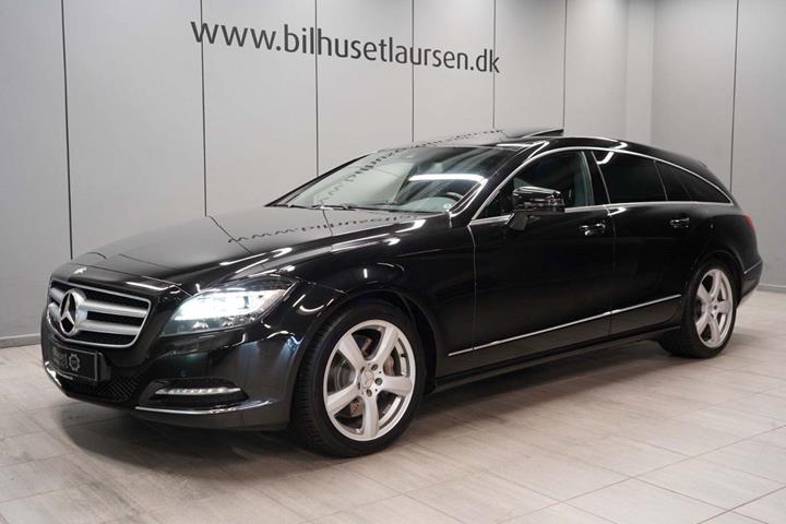 Sort Mercedes CLS350 fra 2013 set udefra