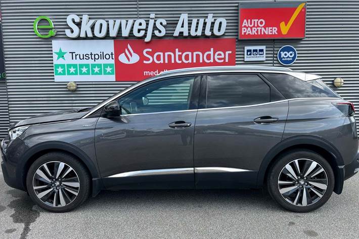 Grå Peugeot 3008 fra 2020