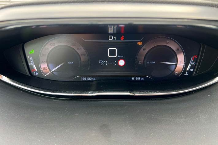 Grå Peugeot 3008 fra 2020