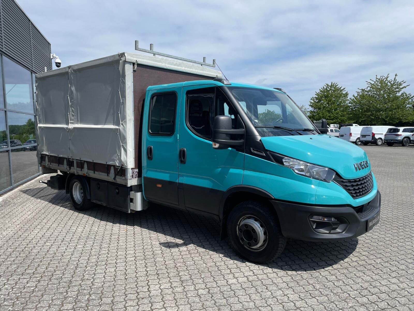 Blå Iveco Daily fra 2021