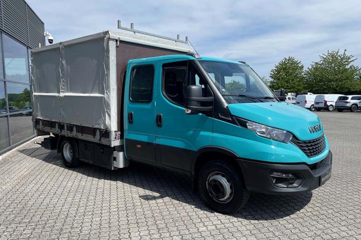 Blå Iveco Daily fra 2021