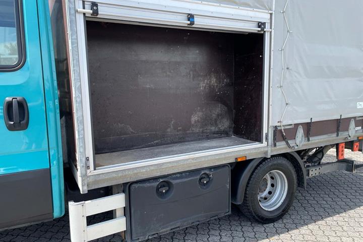 Blå Iveco Daily fra 2021
