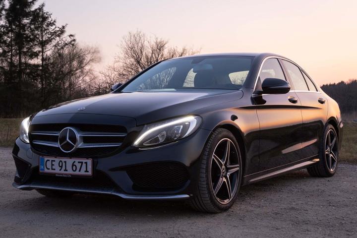 Sort Mercedes C220 d fra 2017