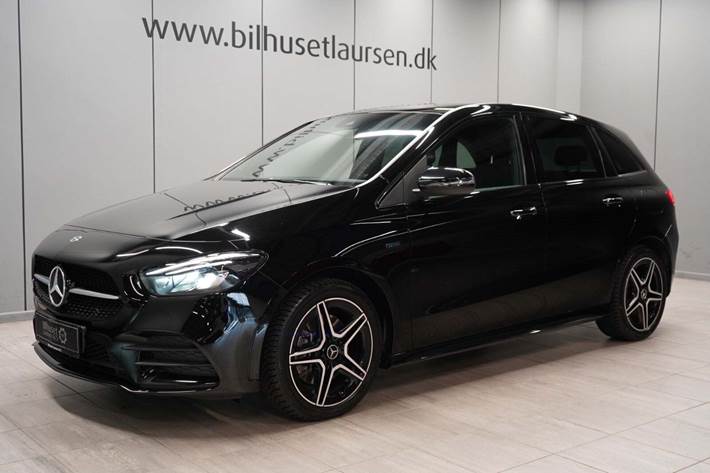 Sort Mercedes B250 e fra 2020 set udefra
