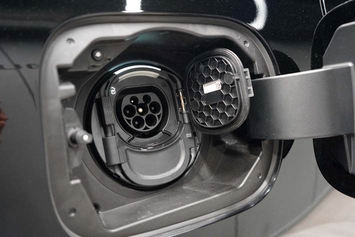 Sort Mercedes B250 e fra 2020