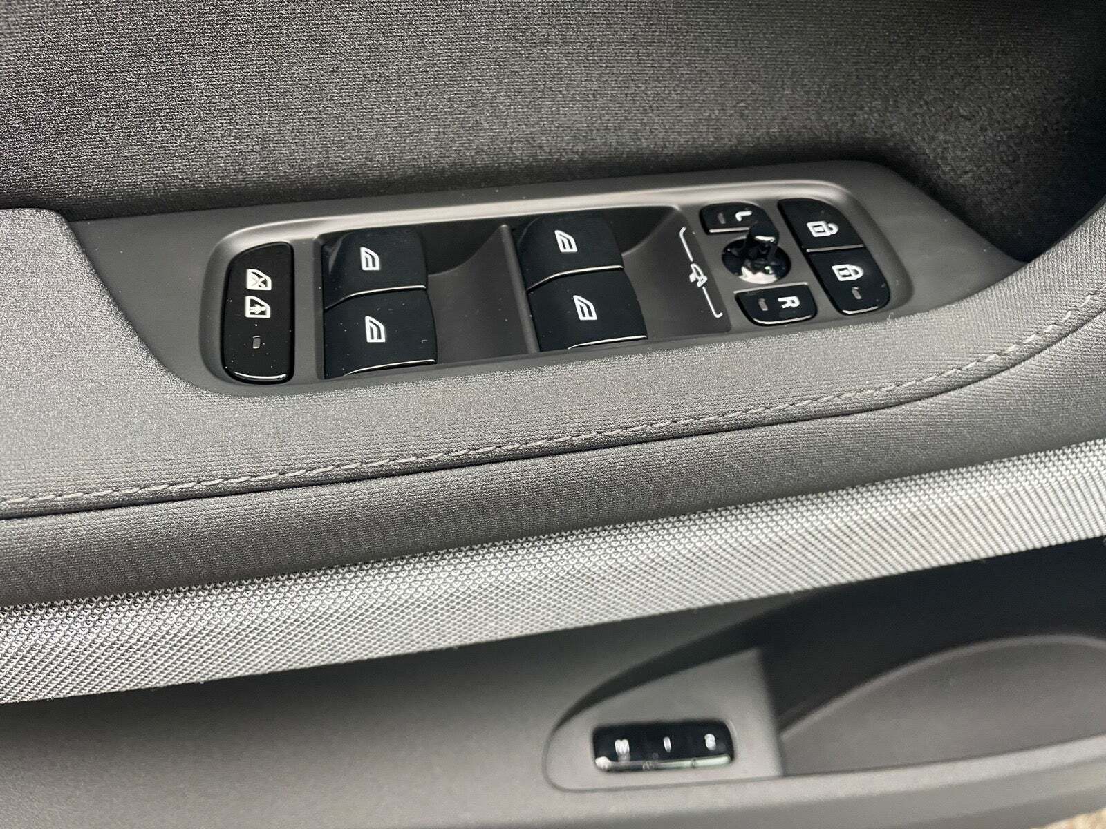 Grå Polestar 2 fra 2024