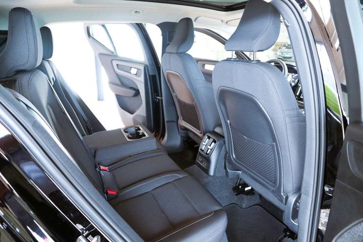 Sort Volvo XC40 fra 2022