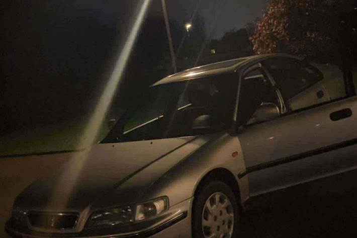 Sølv Honda Accord fra 1998