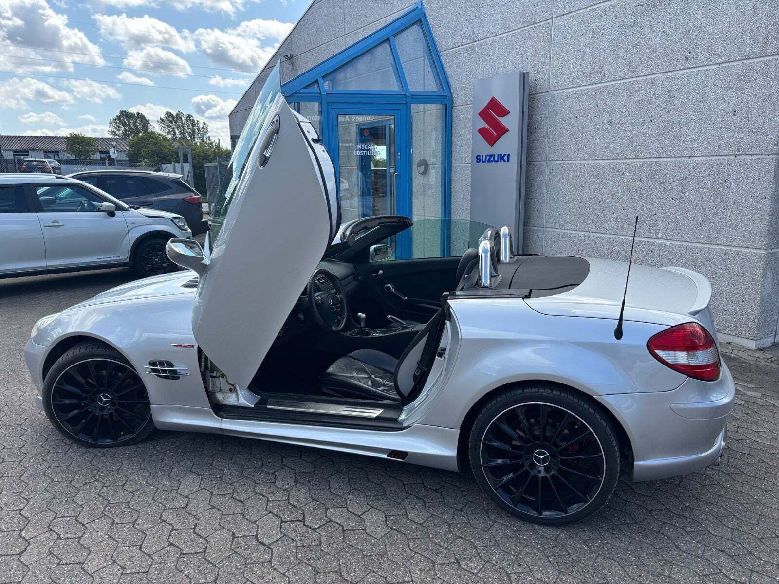 Sølv Mercedes SLK200 fra 2004