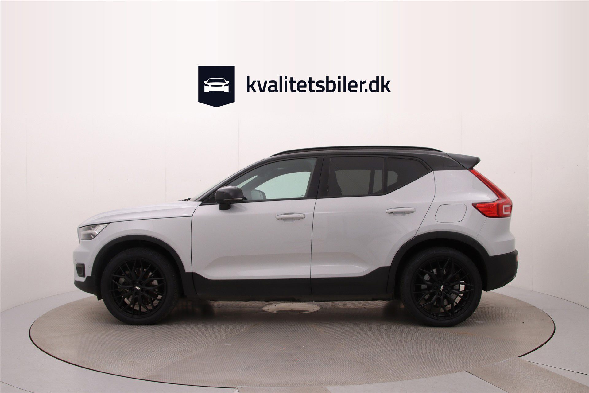 Sølv Volvo XC40 fra 2021
