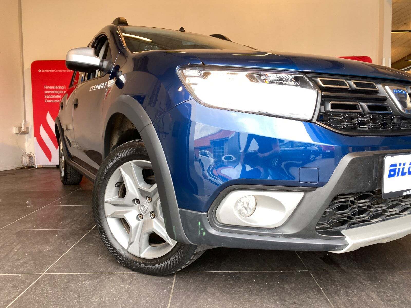 Blå Dacia Sandero Stepway fra 2018
