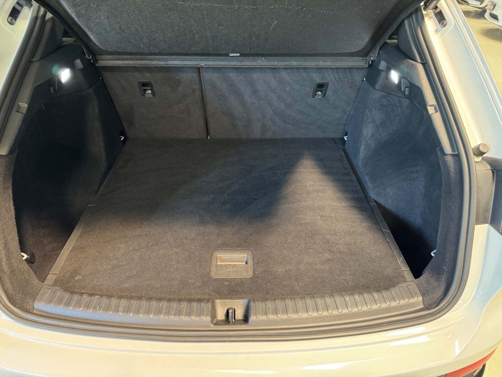 Hvid Audi Q4 e-tron fra 2022