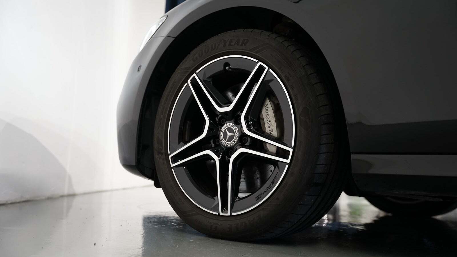 Mercedes E300 de 2,0 AMG Line stc. aut.