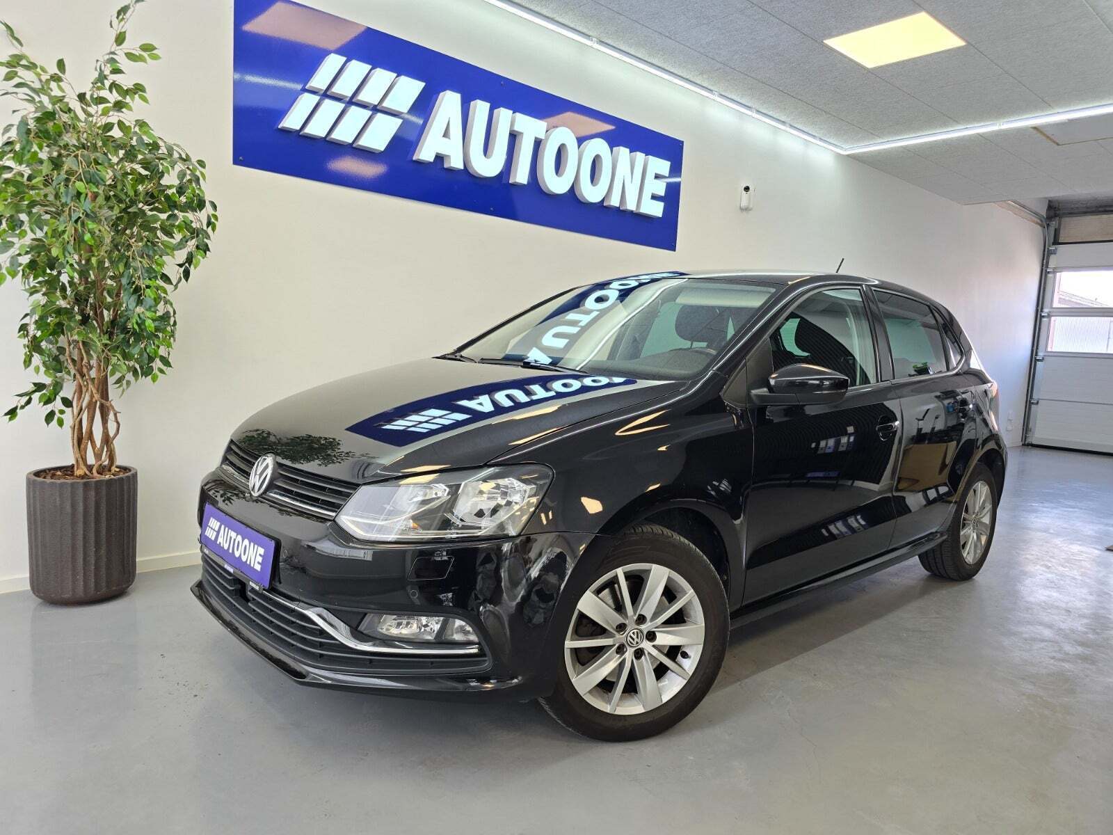 Sort VW Polo fra 2016 set udefra