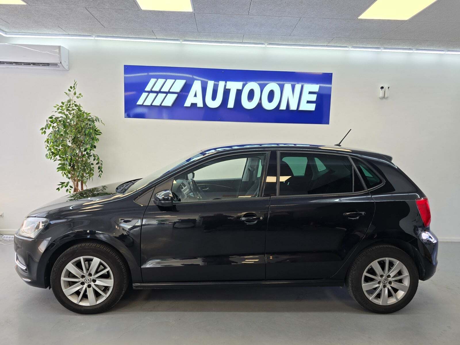 Sort VW Polo fra 2016