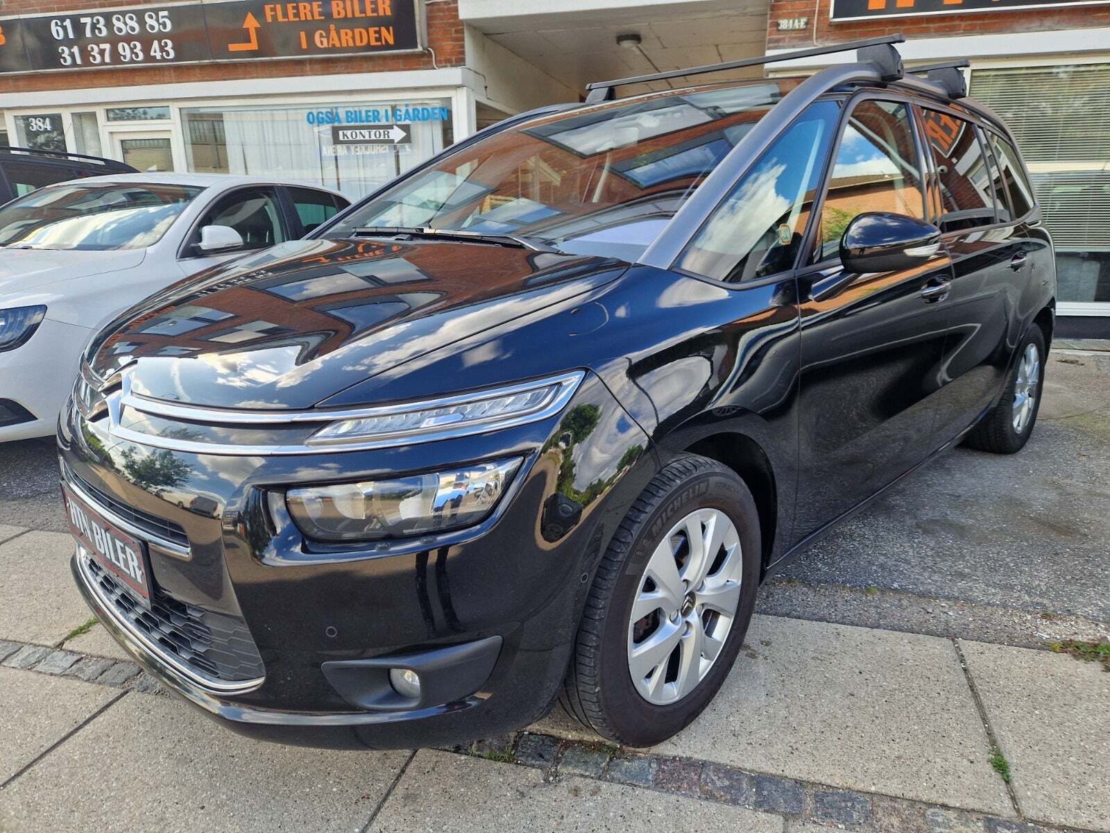 Sort Citroën Grand C4 Picasso fra 2014 set udefra