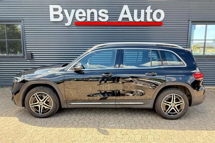 Sort Mercedes EQB300 fra 2022