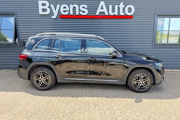 Sort Mercedes EQB300 fra 2022