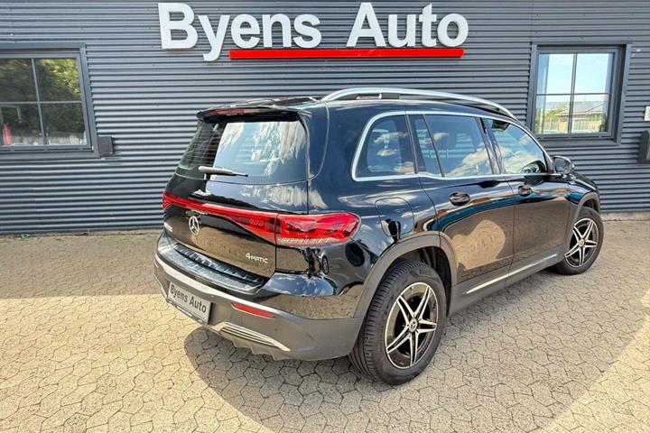 Sort Mercedes EQB300 fra 2022