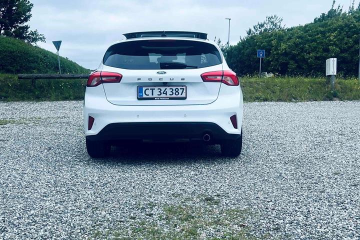 Hvid Ford Focus fra 2020