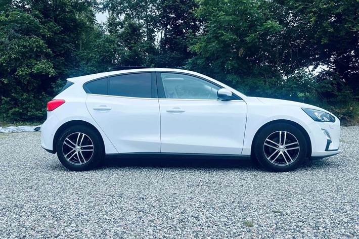 Hvid Ford Focus fra 2020