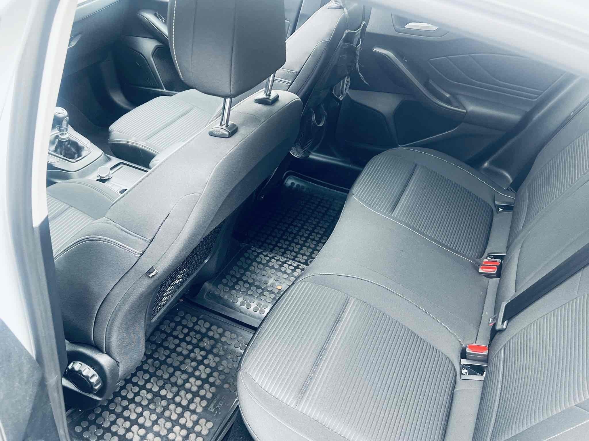 Hvid Ford Focus fra 2020