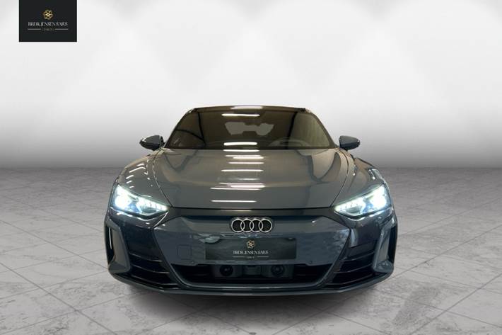 Grå Audi e-tron GT fra 2022
