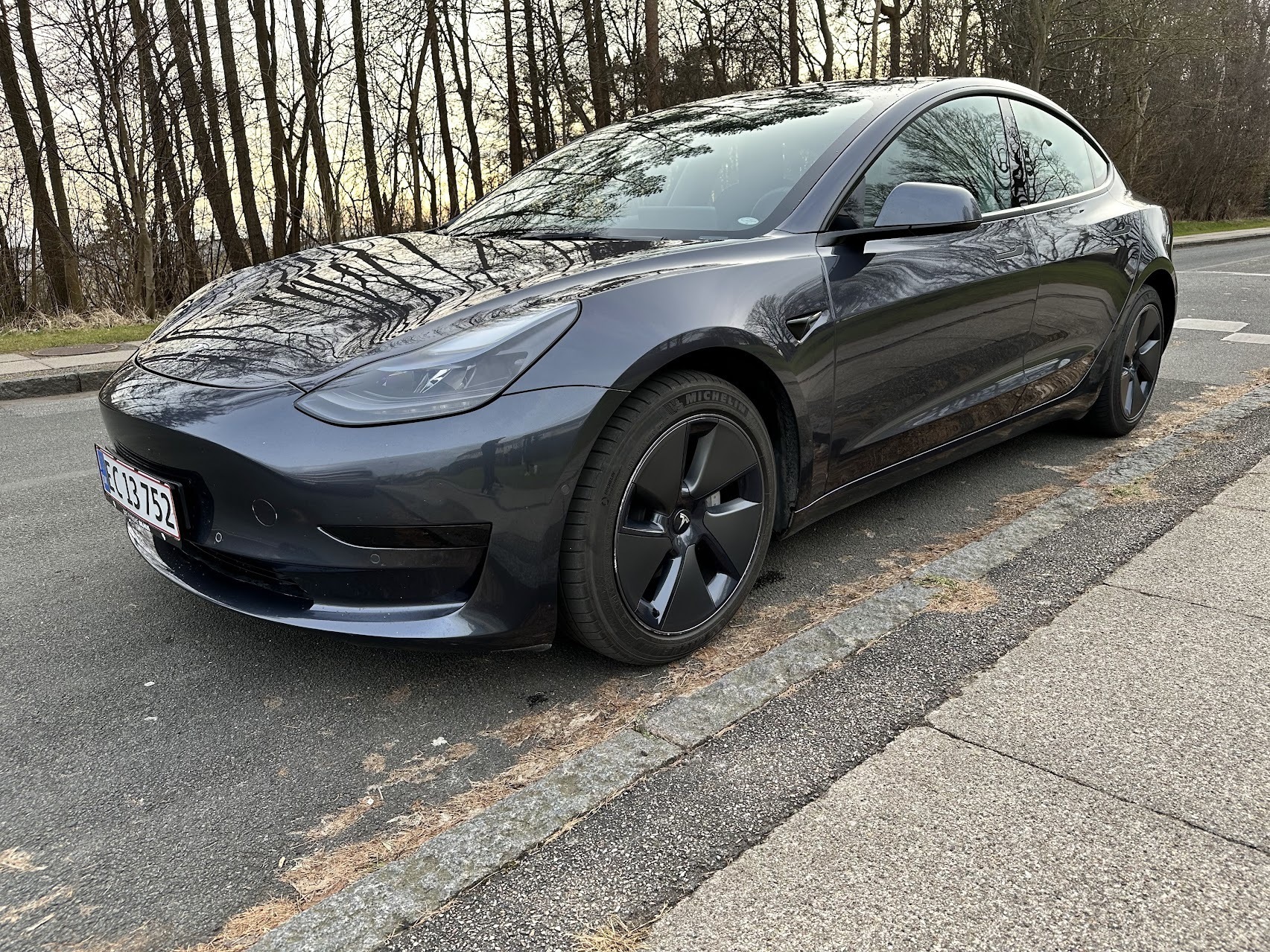 Tesla Model 3 SR