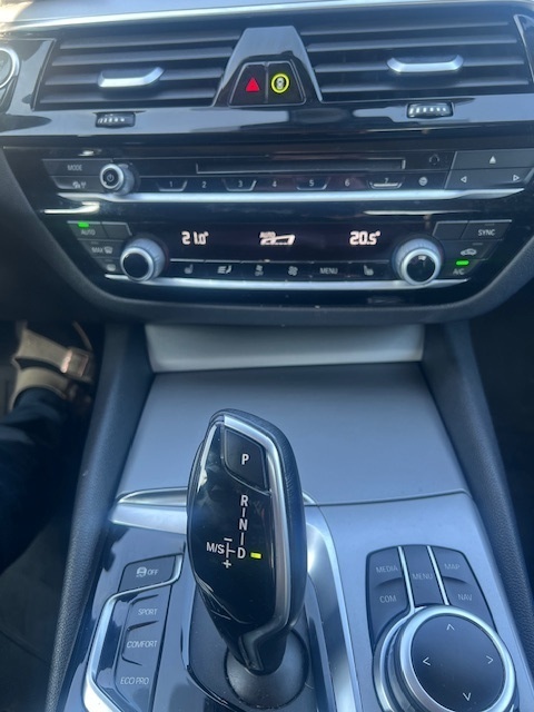 Grå BMW 5-Serie fra 2019