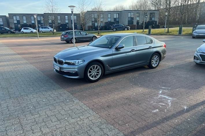 Grå BMW 5-Serie fra 2019