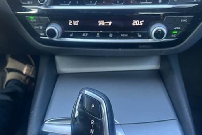 Grå BMW 5-Serie fra 2019