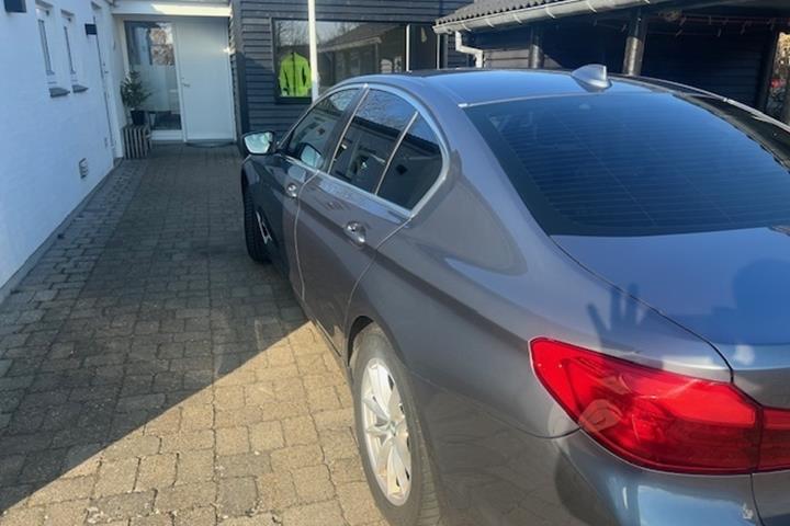 Grå BMW 5-Serie fra 2019