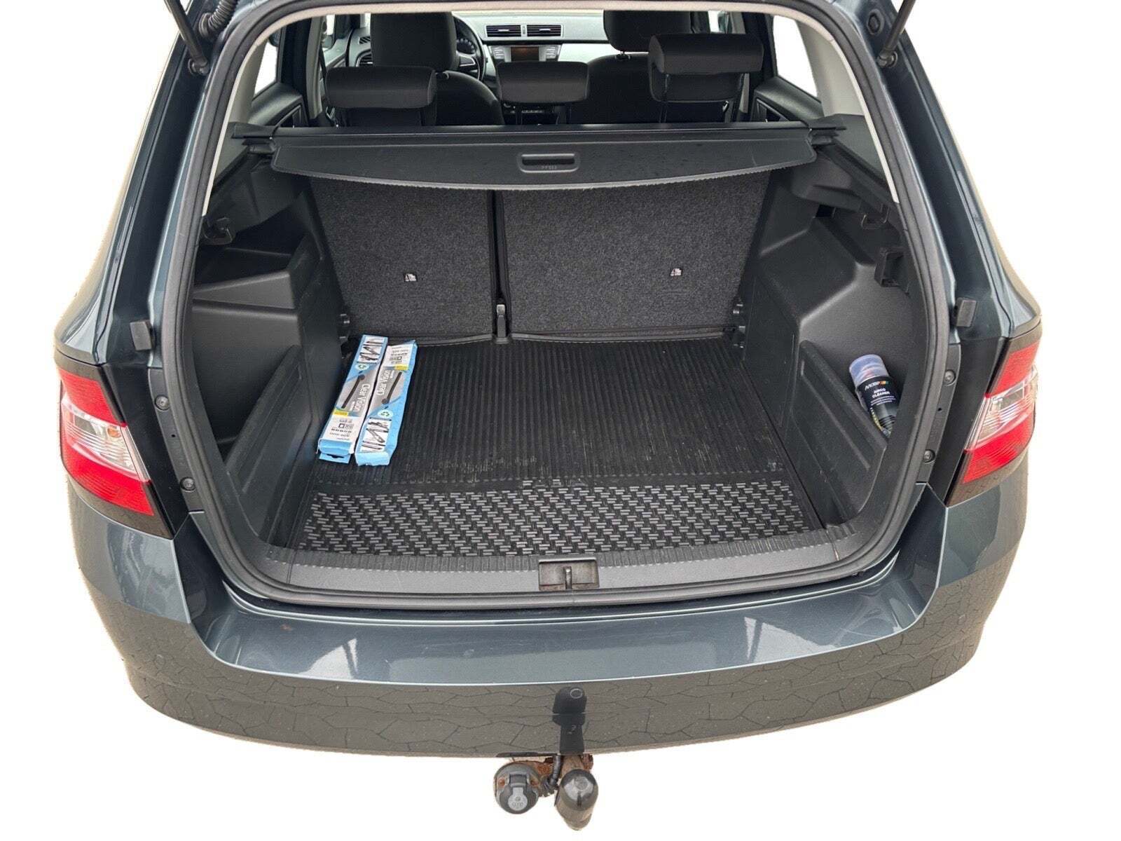 Grå Skoda Fabia fra 2016