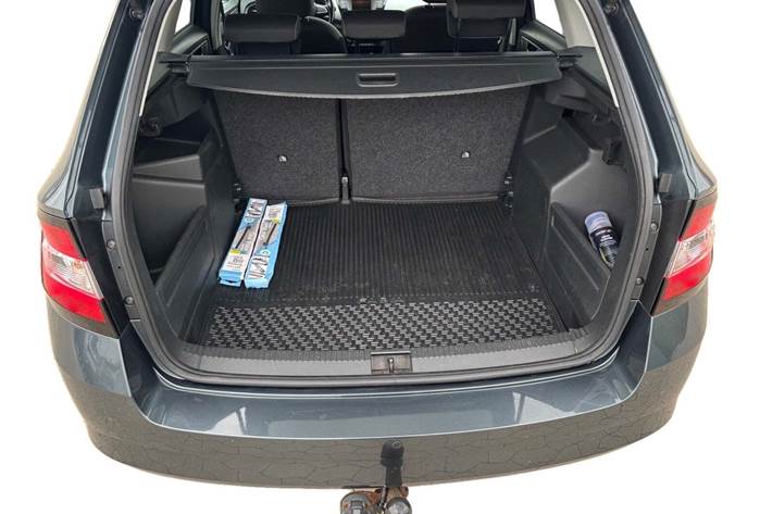 Grå Skoda Fabia fra 2016