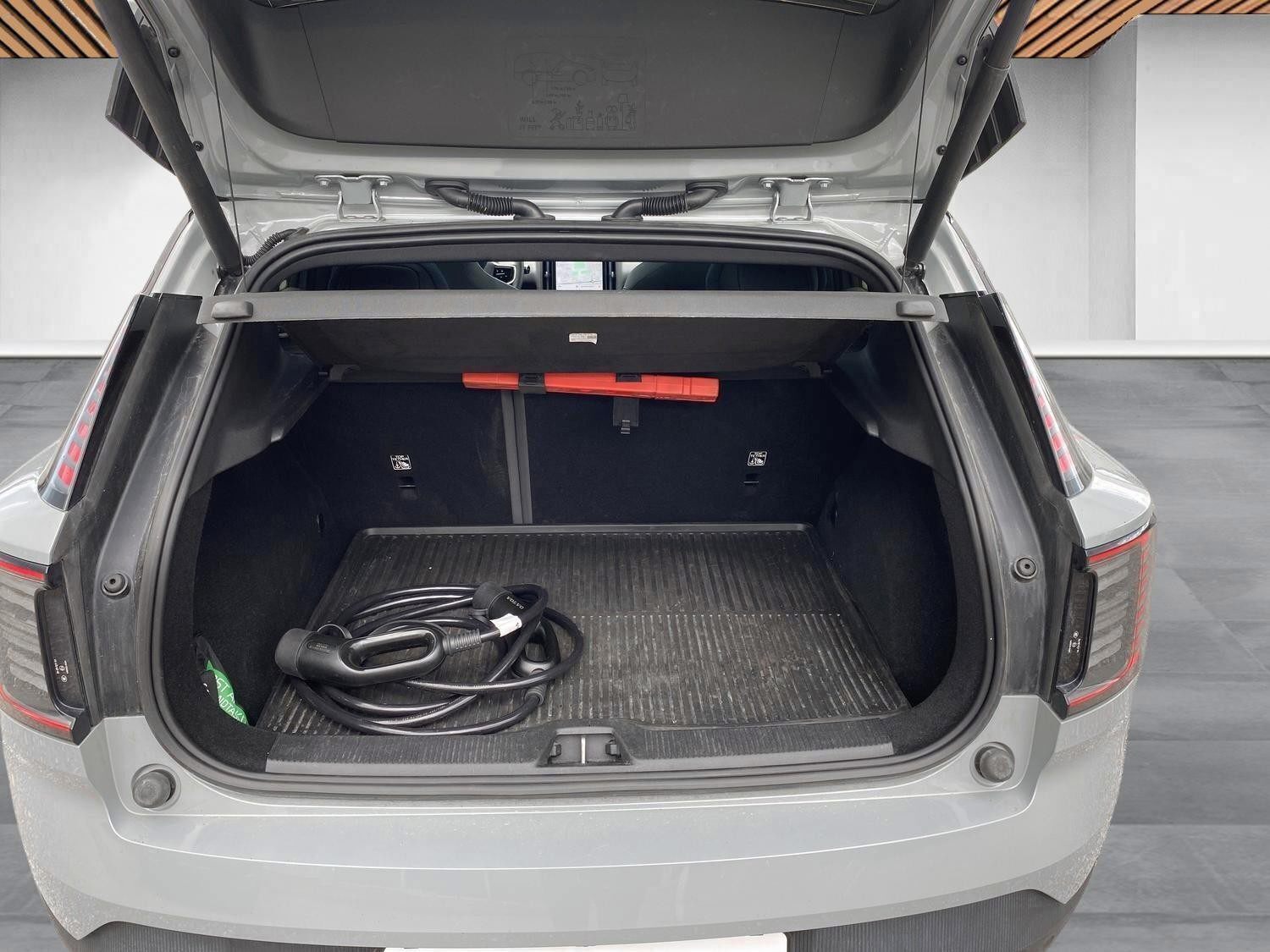Grå Volvo EX30 fra 2025