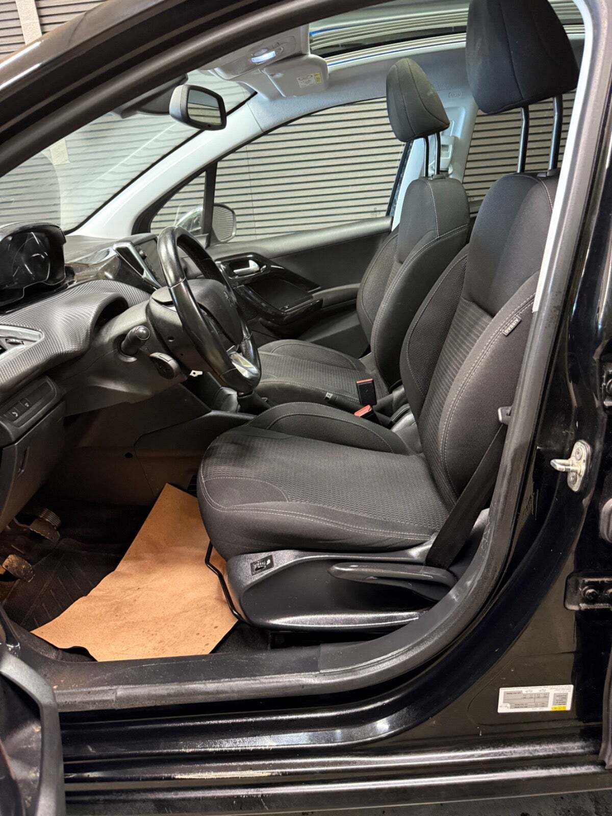 Peugeot 208 1,2 PureTech 82 Allure Sky