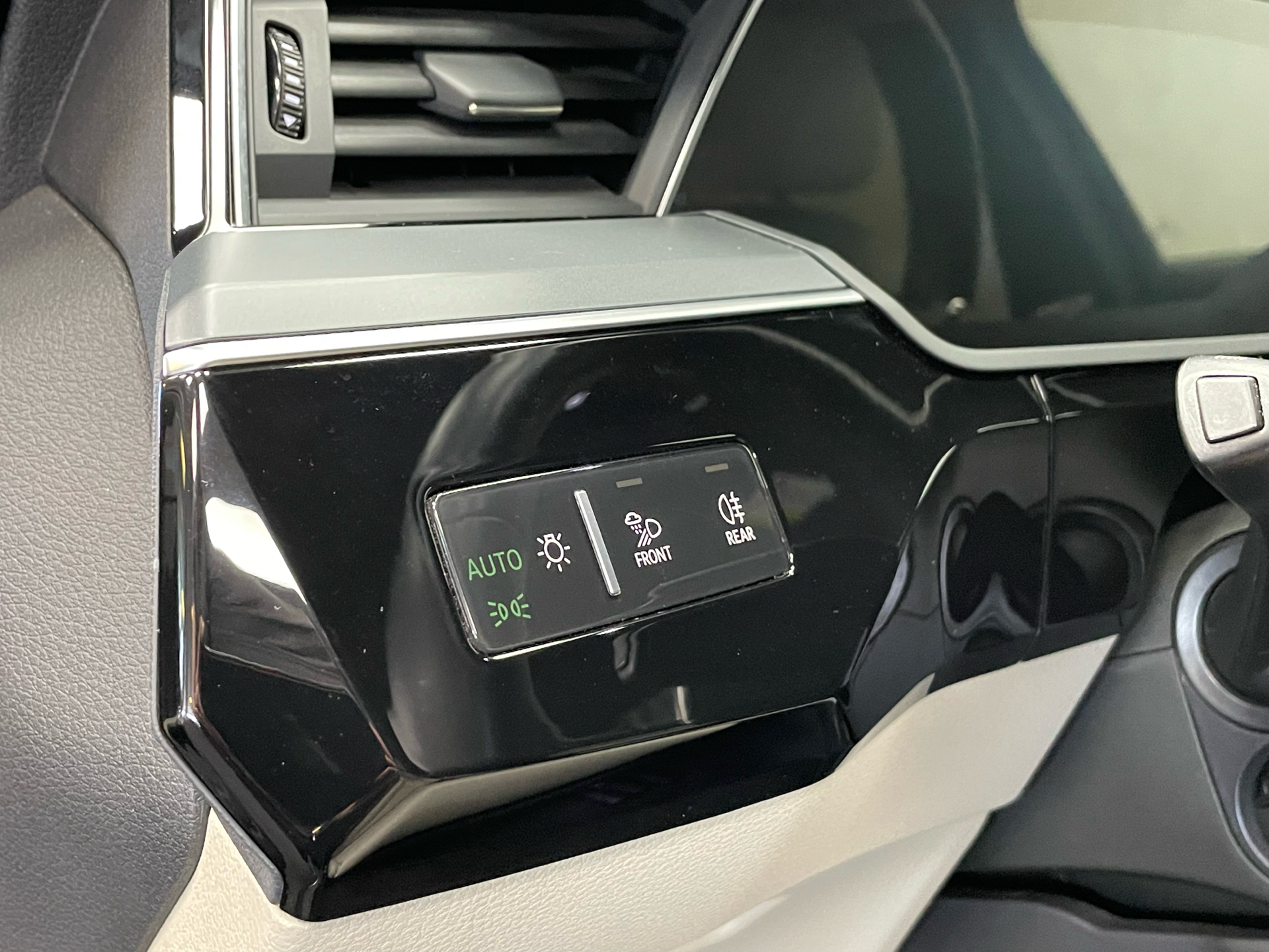 Blå Audi e-tron fra 2021