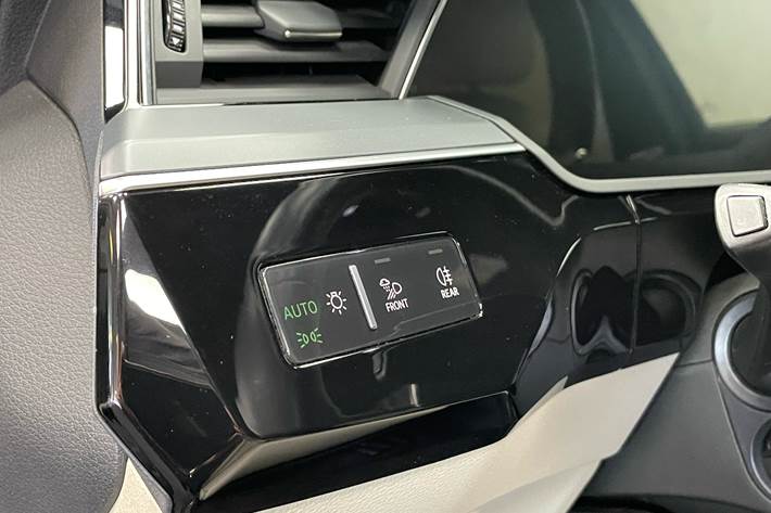 Blå Audi e-tron fra 2021