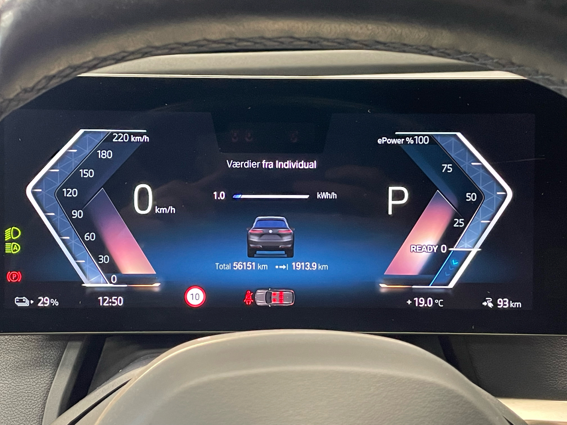 Grå BMW iX fra 2022