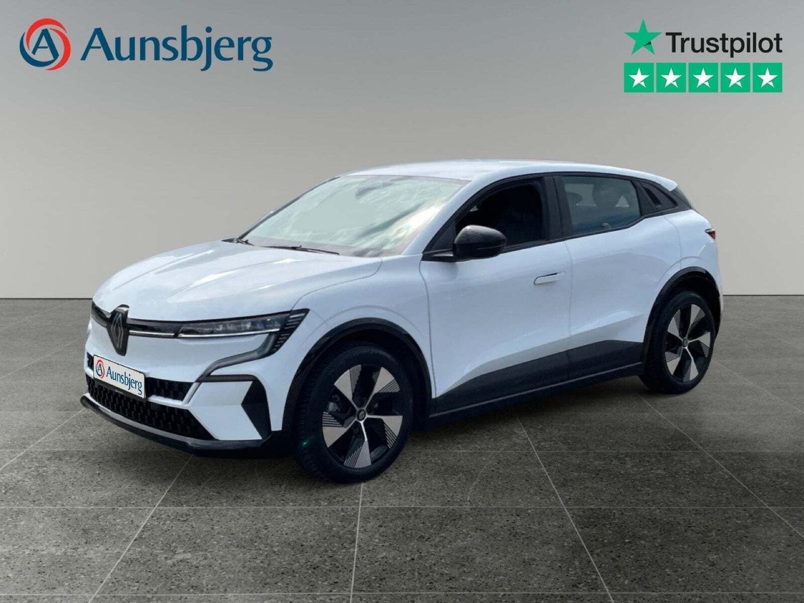 Hvid Renault Megane E-Tech fra 2022 set udefra