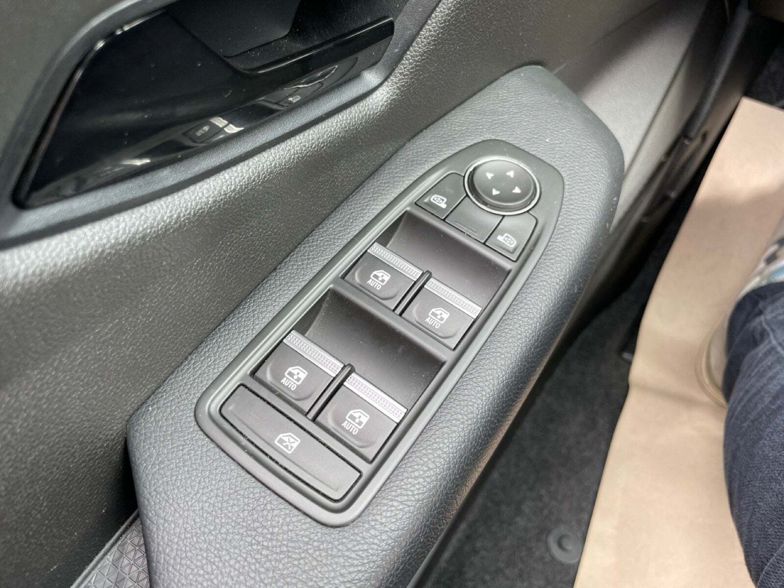 Hvid Renault Megane E-Tech fra 2022