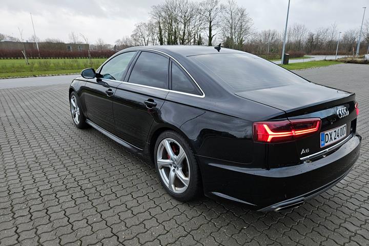 Sort Audi A6 fra 2015