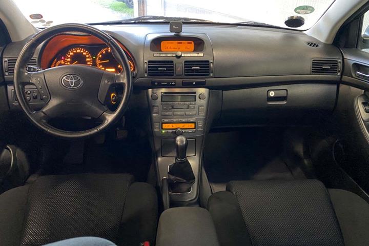 undefined Toyota Avensis fra 2004