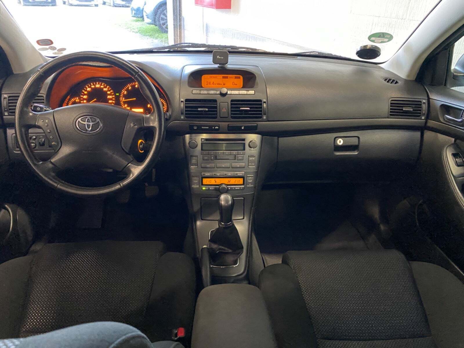 undefined Toyota Avensis fra 2004