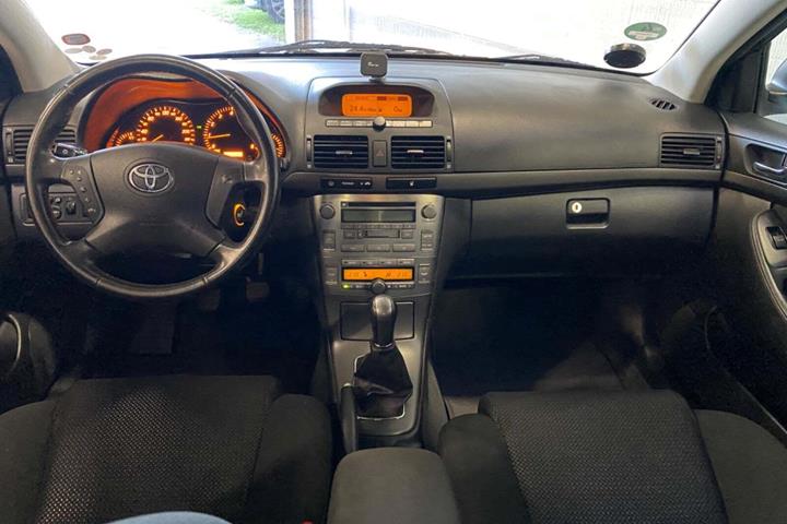 undefined Toyota Avensis fra 2004